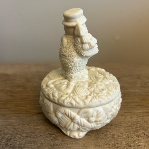 Smiling Chubby Snowman Christmas Trinket Box Snowy Ceramic Holiday Collection - Picture 7 of 14